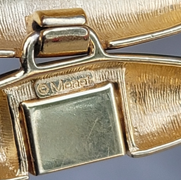 Vtg 1980s Monet Signed Gold Tone Chunky Bracelet - Picture 6 of 6
